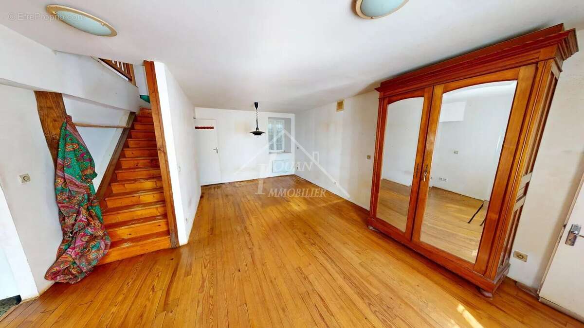 Maison à BELLENAVES