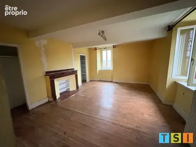 Maison avec dépendances et terrain. - photo 9
