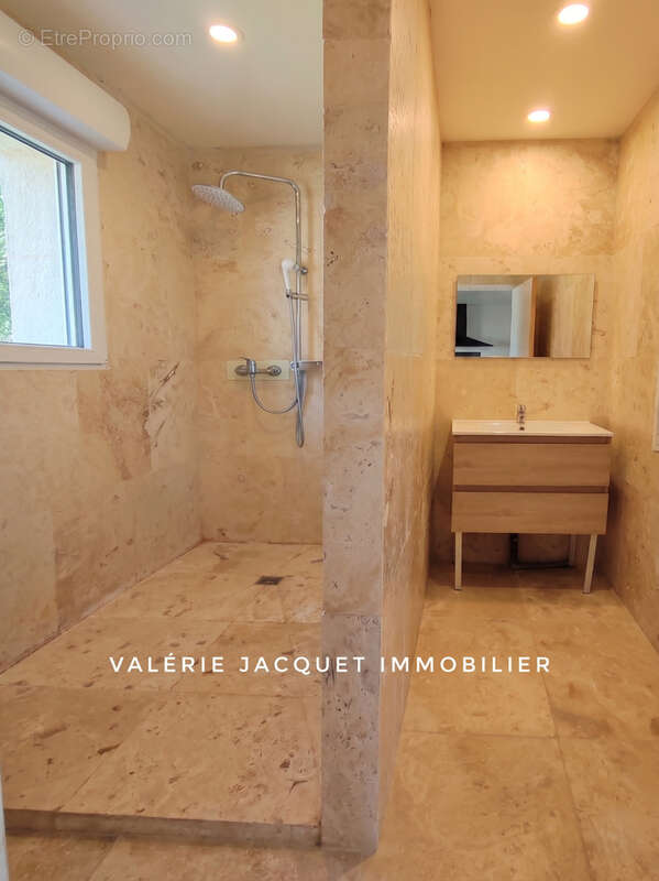 Maison récente avec bâtiment professionnel de 100 m2   Idéal artisan, entrepreneur ou collectionneur - photo 11