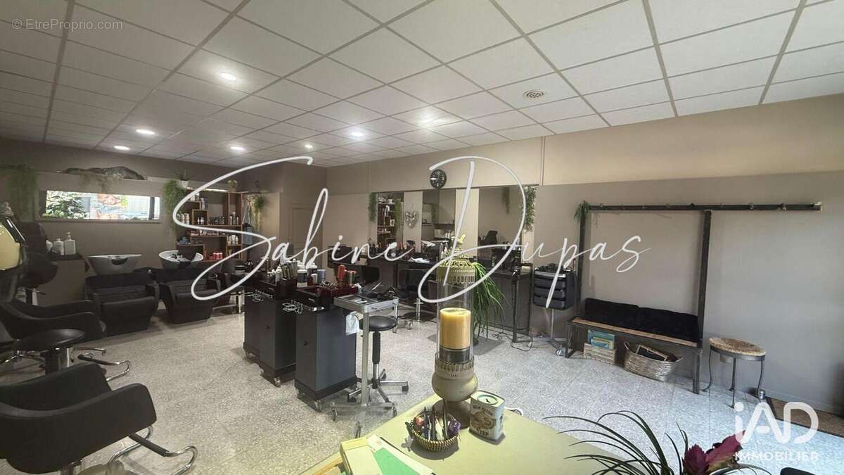 Photo 3 - Commerce à SENAS