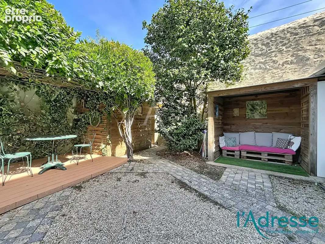 Laval rive droite- maison de ville  avec jardin - photo 14