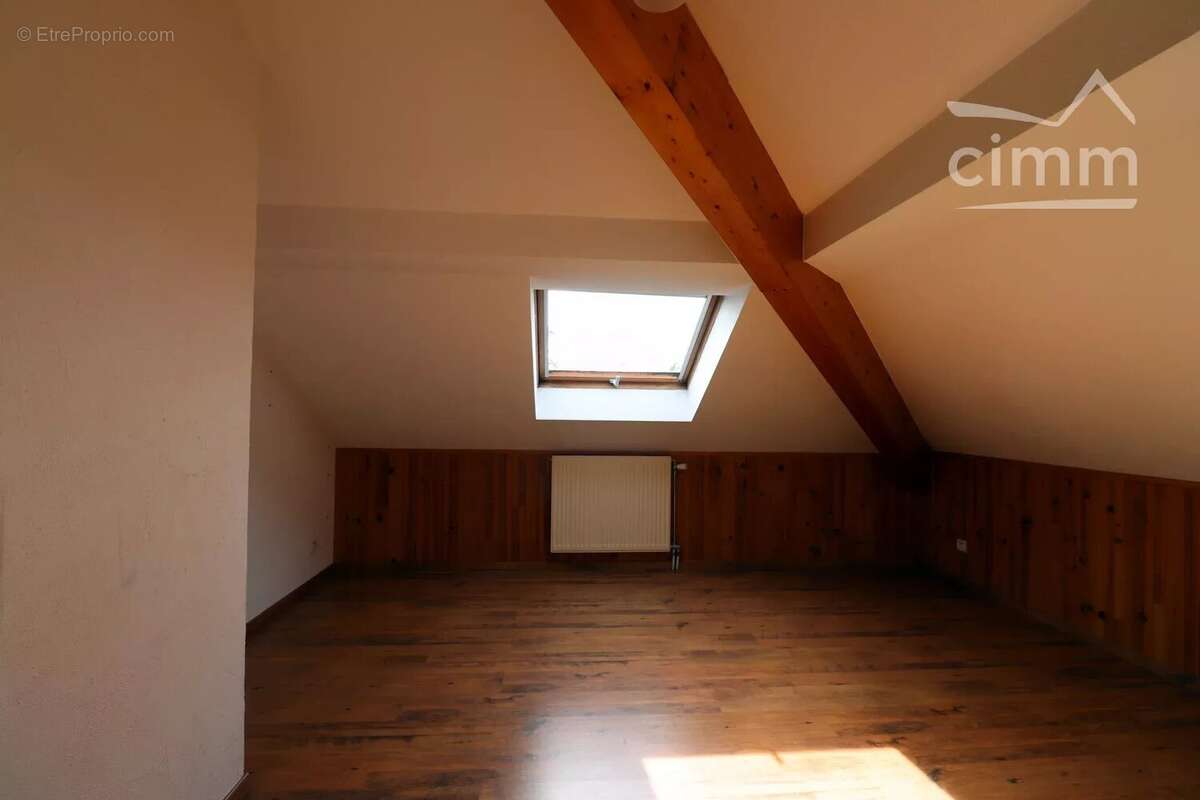 Appartement à CHALLES-LES-EAUX