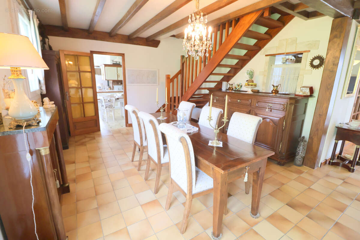 Maison à ESTREE