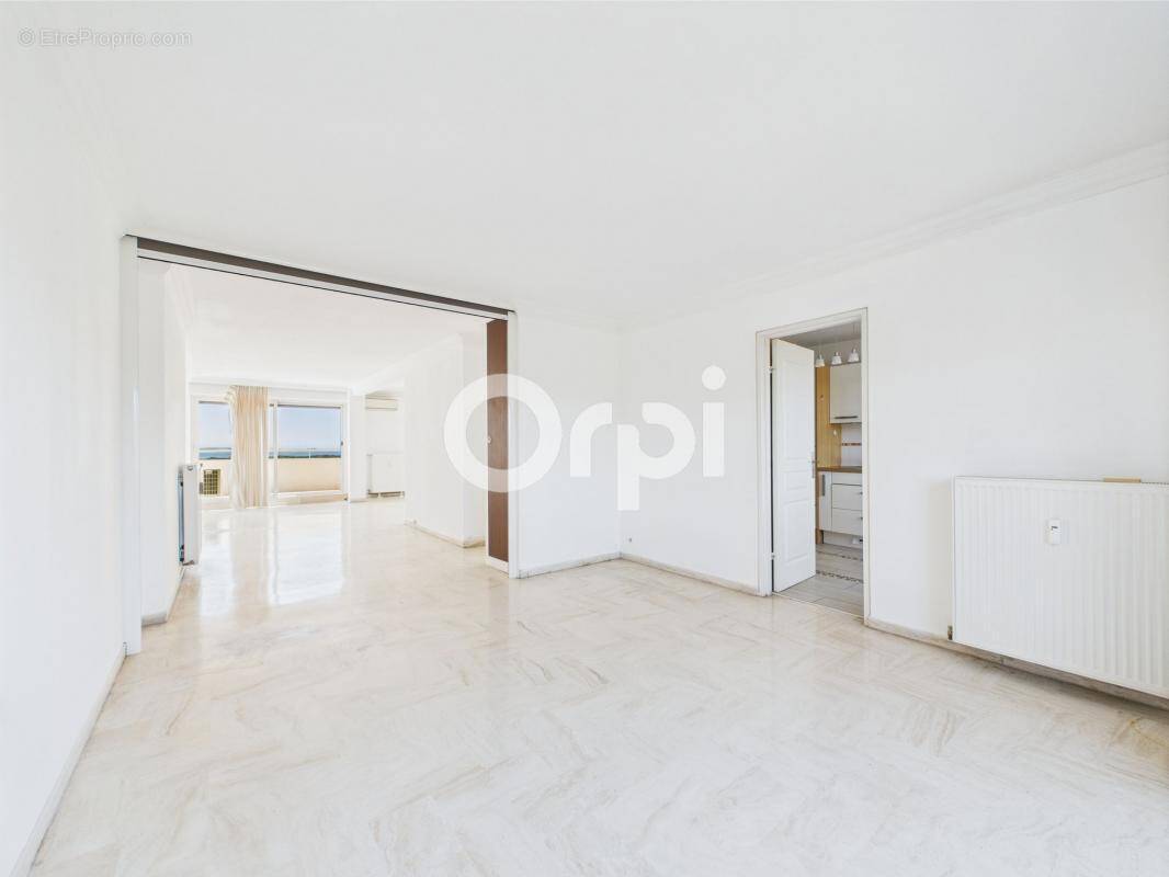 Appartement à MANDELIEU-LA-NAPOULE