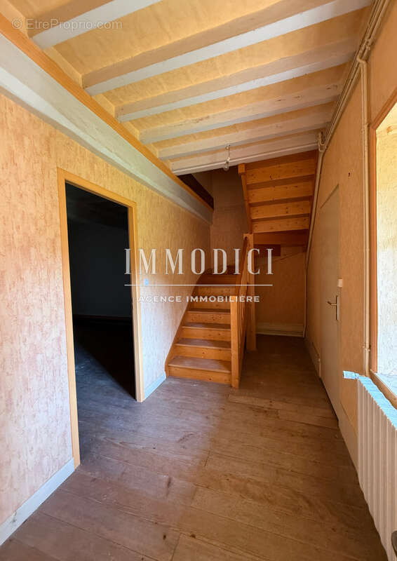 Maison à LURCY
