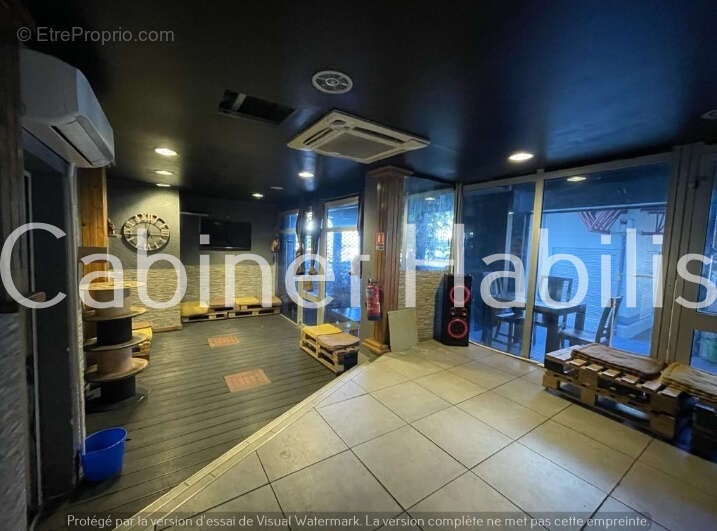 Commerce à SAINT-PIERRE