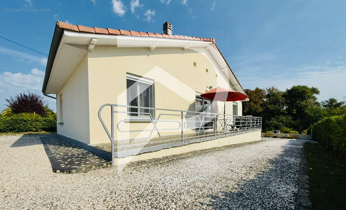 Maison à ARTHEZ-DE-BEARN