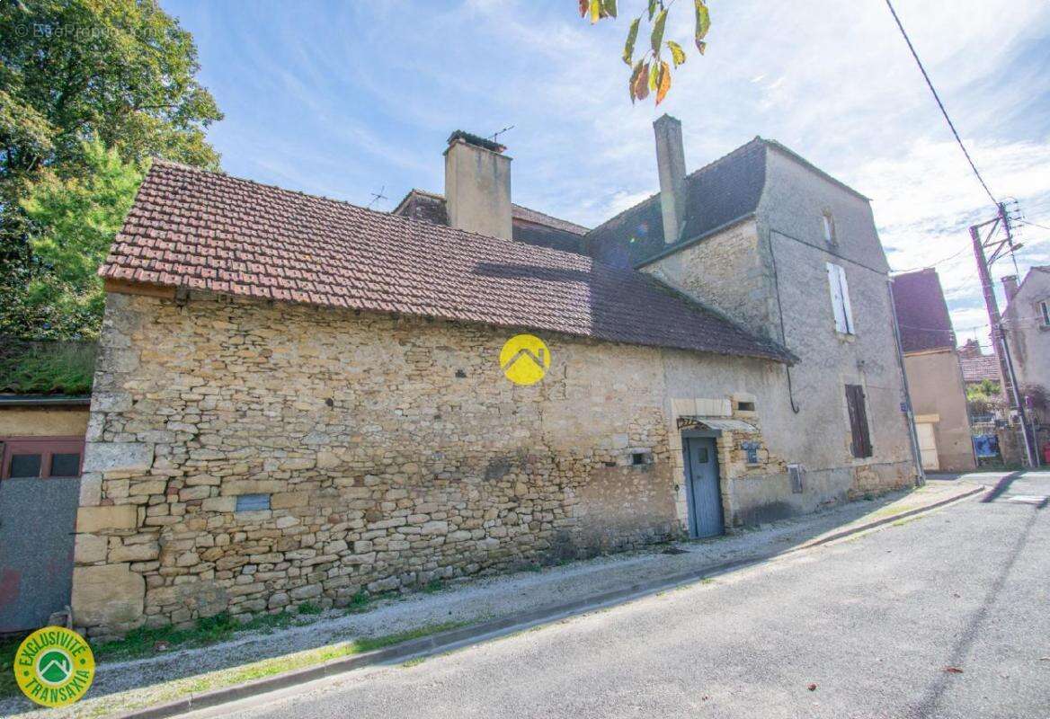 Maison à LE BUISSON-DE-CADOUIN