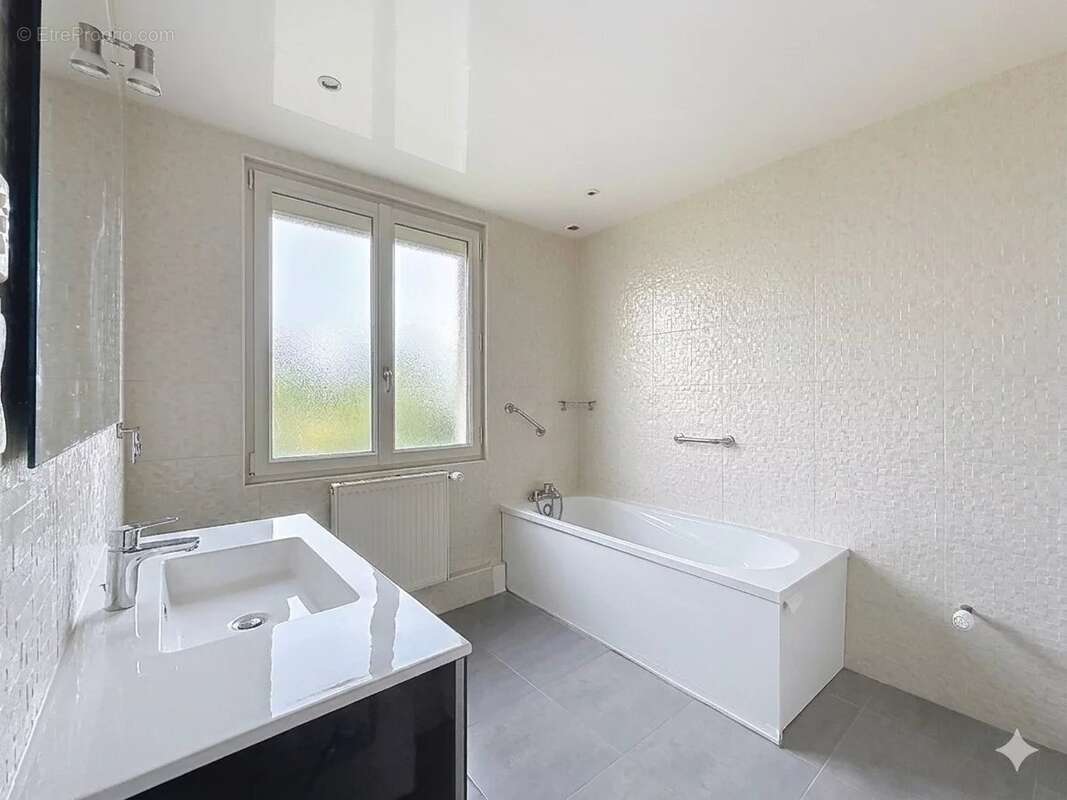 Maison 98 m² à Saint-Arnoult  - photo 6