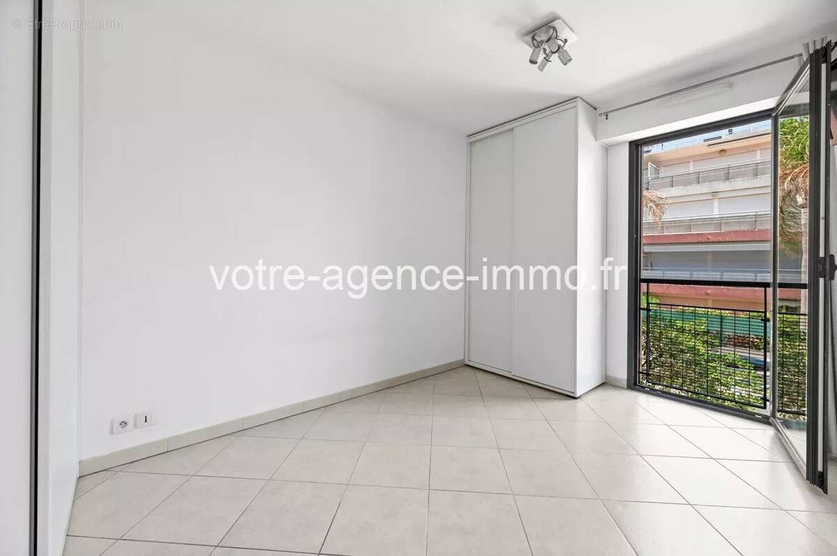 Appartement à VILLENEUVE-LOUBET