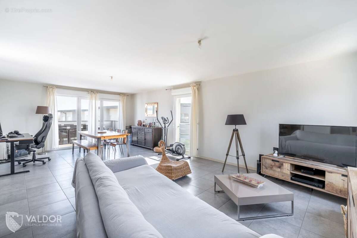 Appartement à ANSE