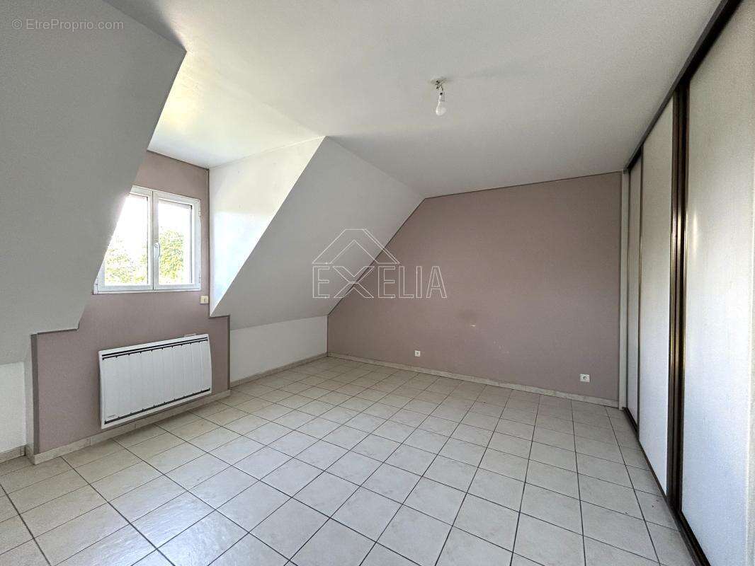 Maison récente 7 pièces 150 m² avec double garage, dépendance, box à chevaux et grand jardin de 1685 m² à Villegats - photo 13