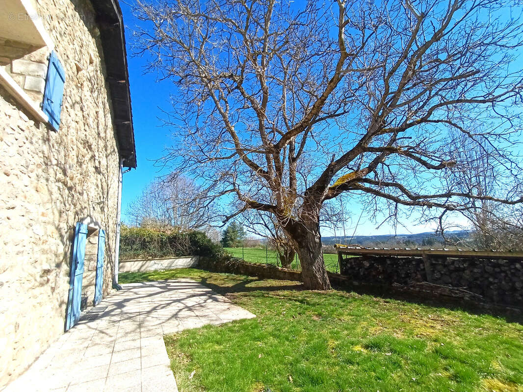 Maison à CRAPONNE-SUR-ARZON