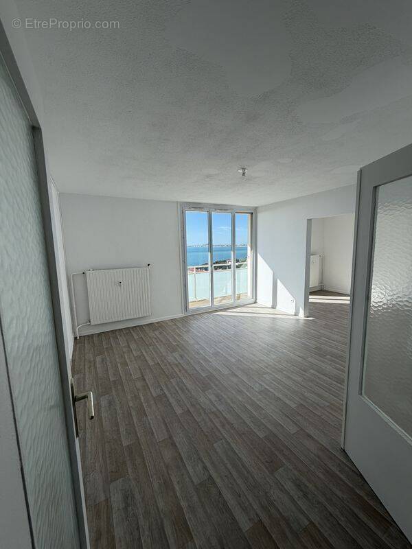 Appartement à PORT-DE-BOUC