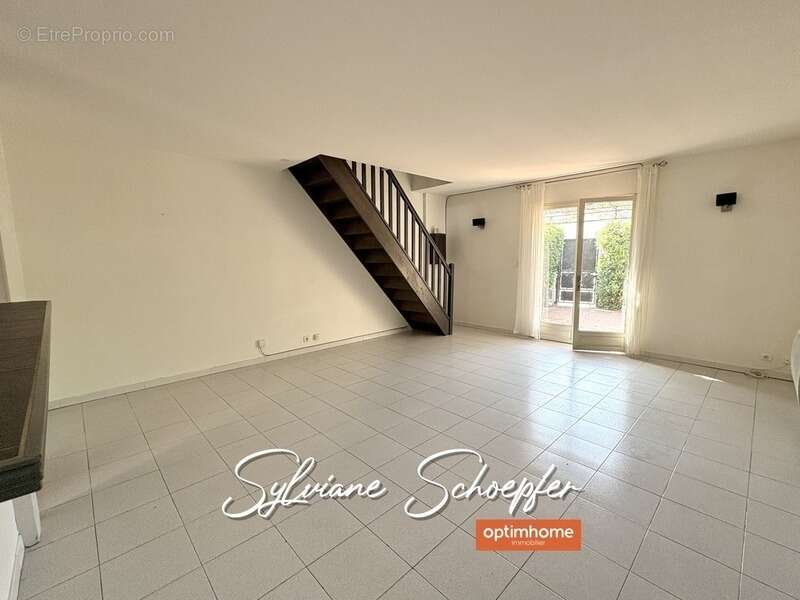 Appartement à SAINT-PAUL-TROIS-CHATEAUX