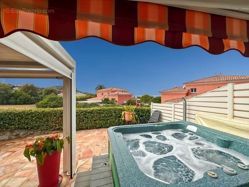 A vendre CARGESE - proche de la plage - Maison de 2 chambres et 1 bureau - Jacuzzi - photo 3