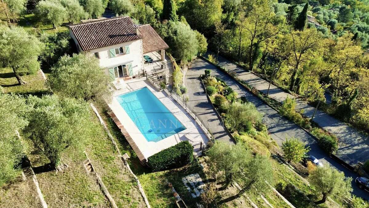 Maison à TOURRETTES-SUR-LOUP