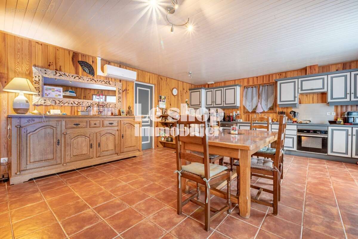 Maison à SAINT-HILAIRE-BONNEVAL