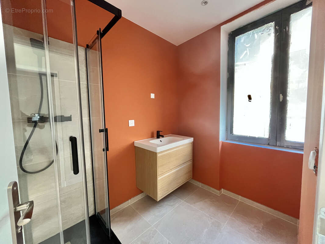 Appartement à MARSEILLE-1E