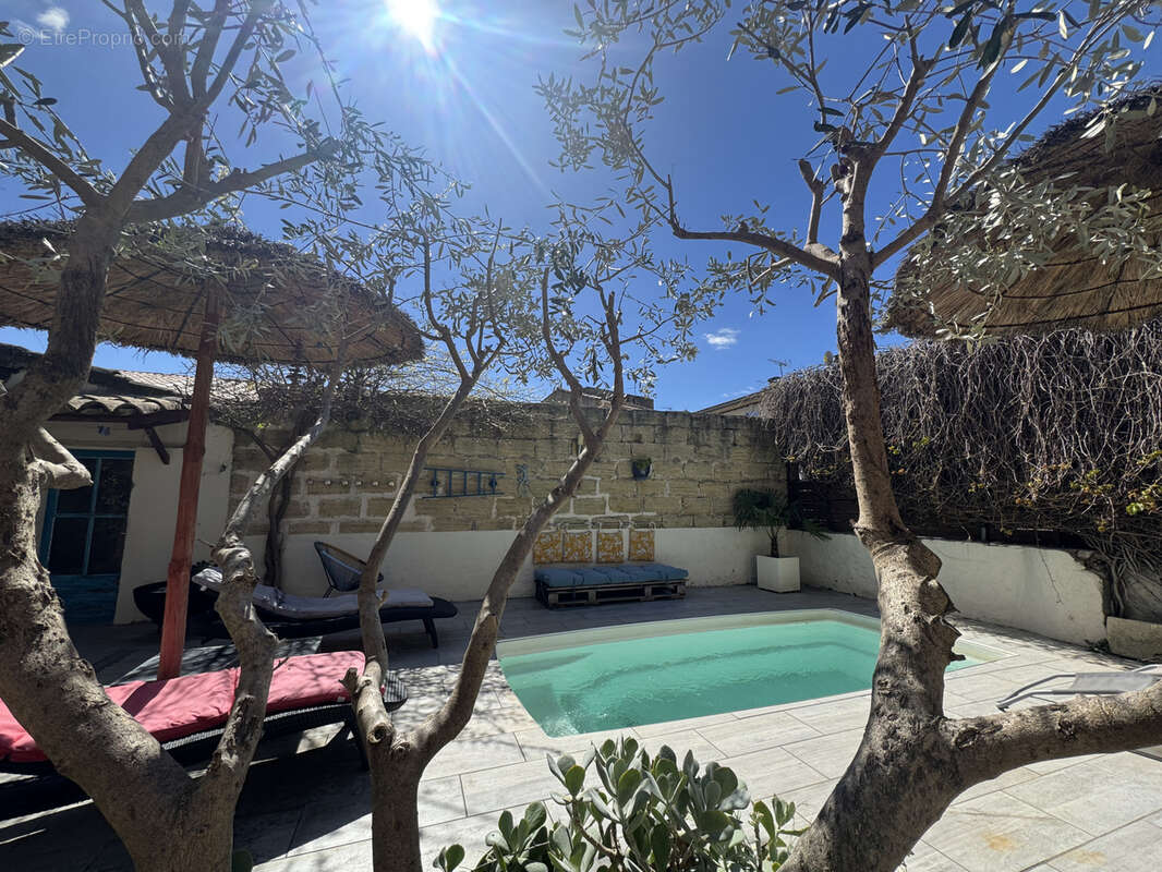 Maison à GALLARGUES-LE-MONTUEUX