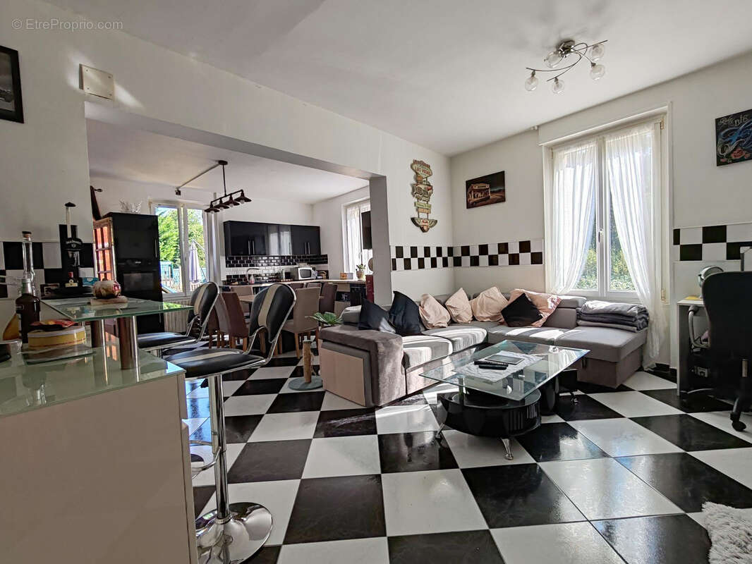 Maison à VILLERS-COTTERETS