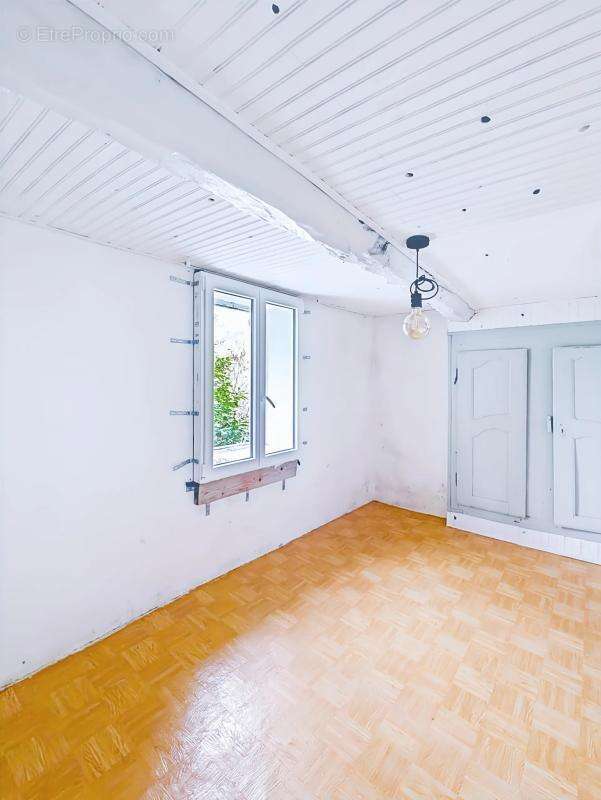 Maison à THOARD