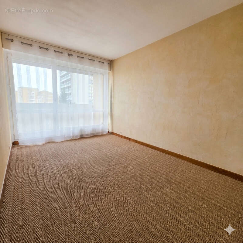 Appartement à ELANCOURT