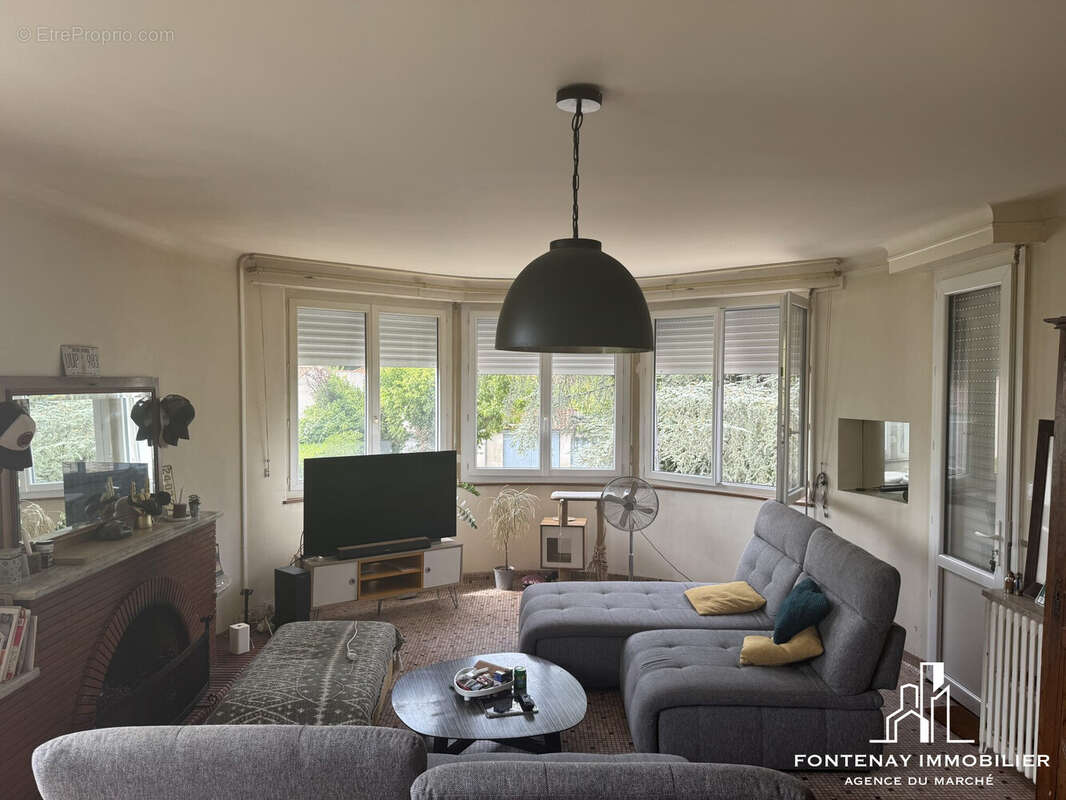 Maison 242 m² à Fontenay-Le-Comte  - photo 7