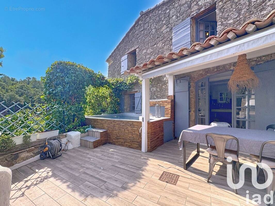 Photo 1 - Maison à PLAN-DE-LA-TOUR