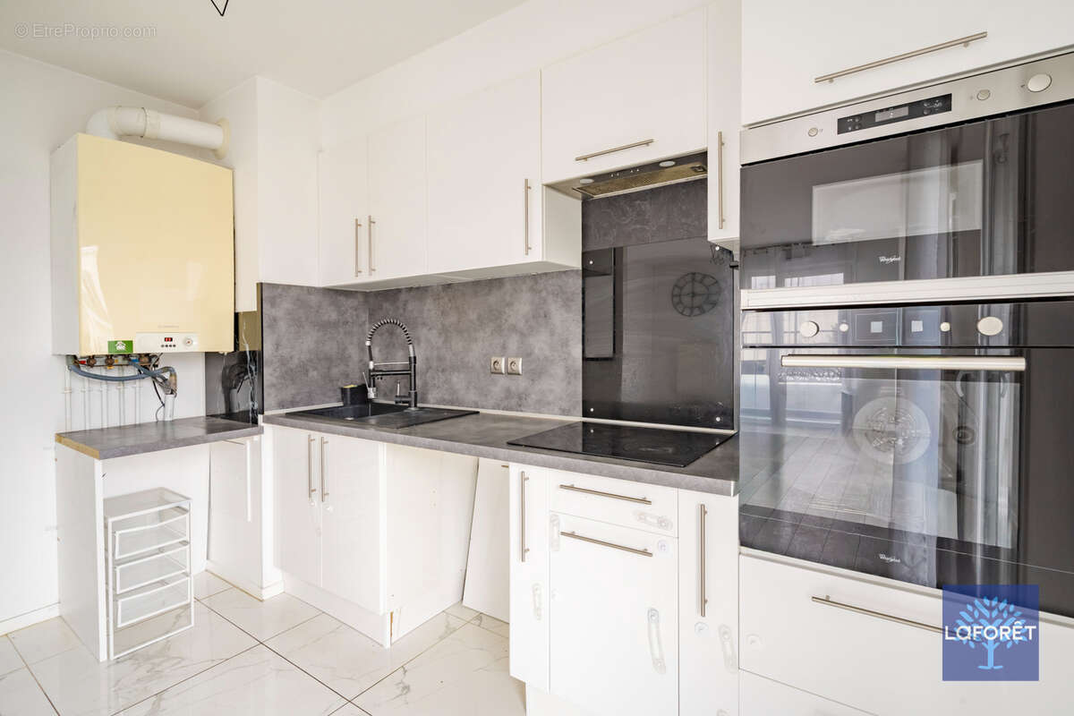 Appartement à LES PAVILLONS-SOUS-BOIS