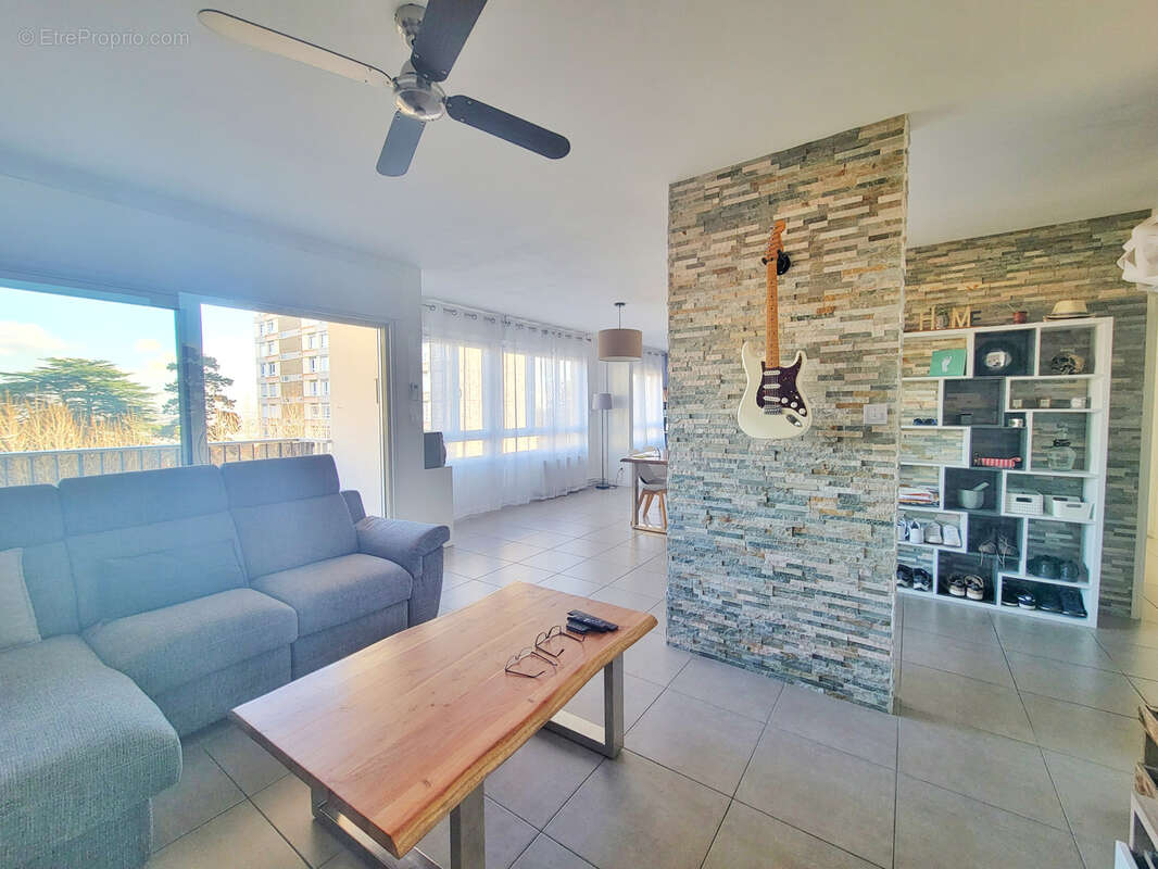 Appartement à OULLINS