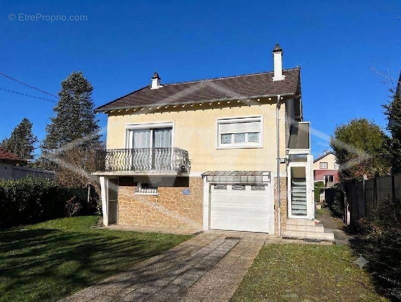 Maison à QUINCY-SOUS-SENART