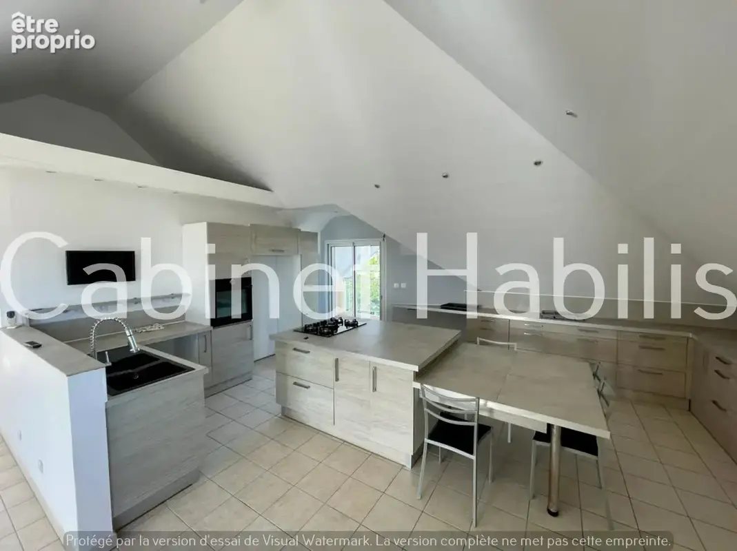 A vendre - appartement  f4 d'environ 229.40 m2 de s.totale - saint-pierre - 583 000 € - photo 1