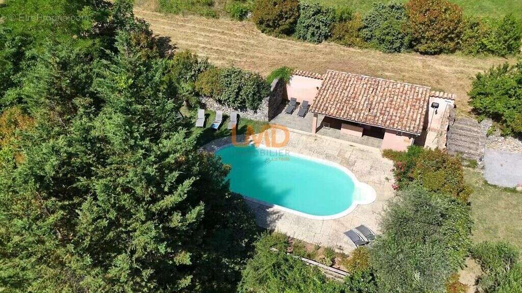 Propriété de caractère avec 2 gîtes, piscine et terrain construc - photo 22