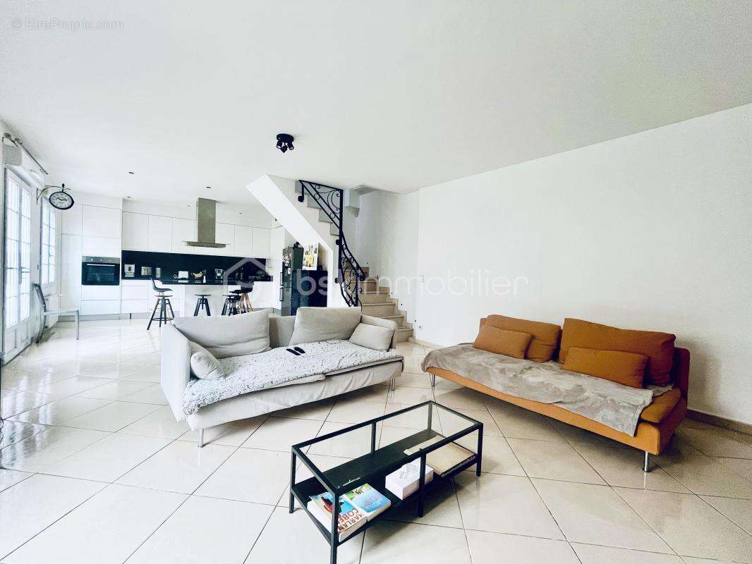 Maison à OZOIR-LA-FERRIERE