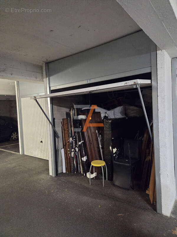 Parking à SAINT-ETIENNE