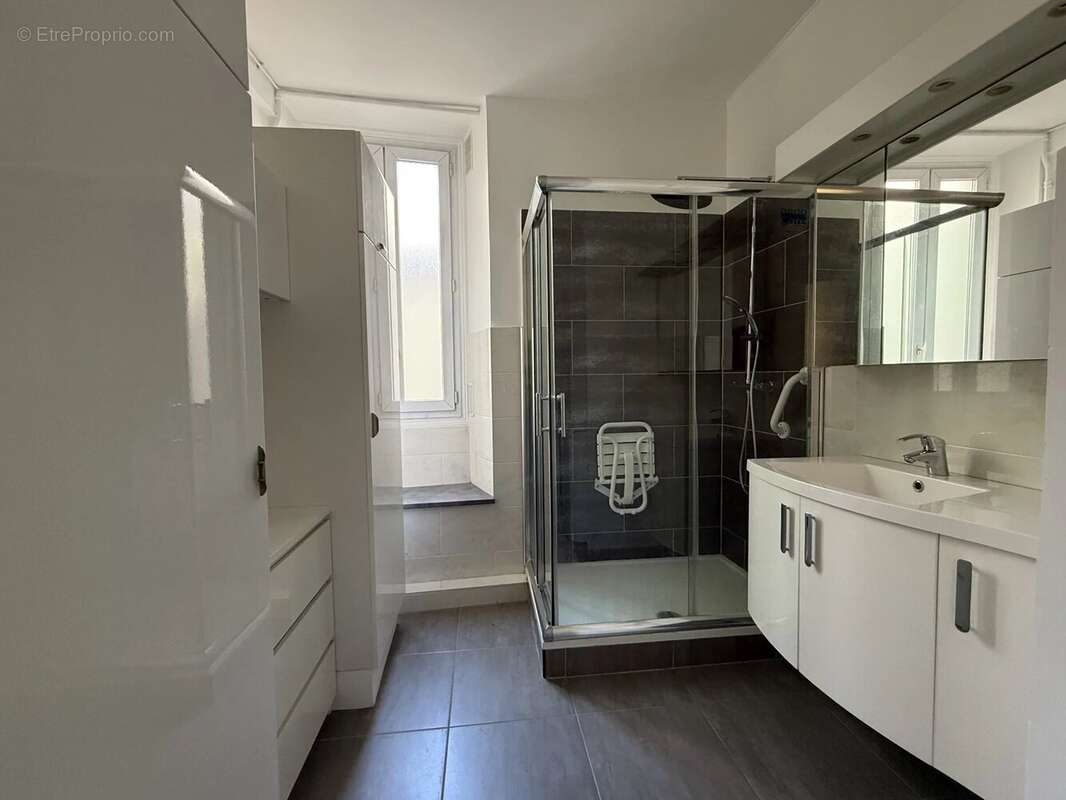 Appartement à PARIS-7E