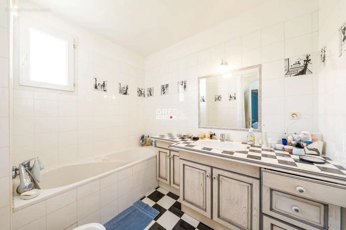 Maison à VILLENEUVE-LOUBET