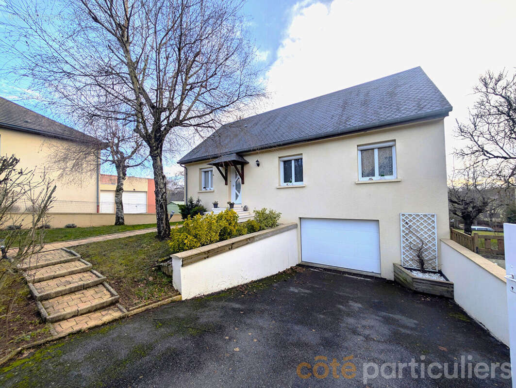 Maison à LUC-LA-PRIMAUBE