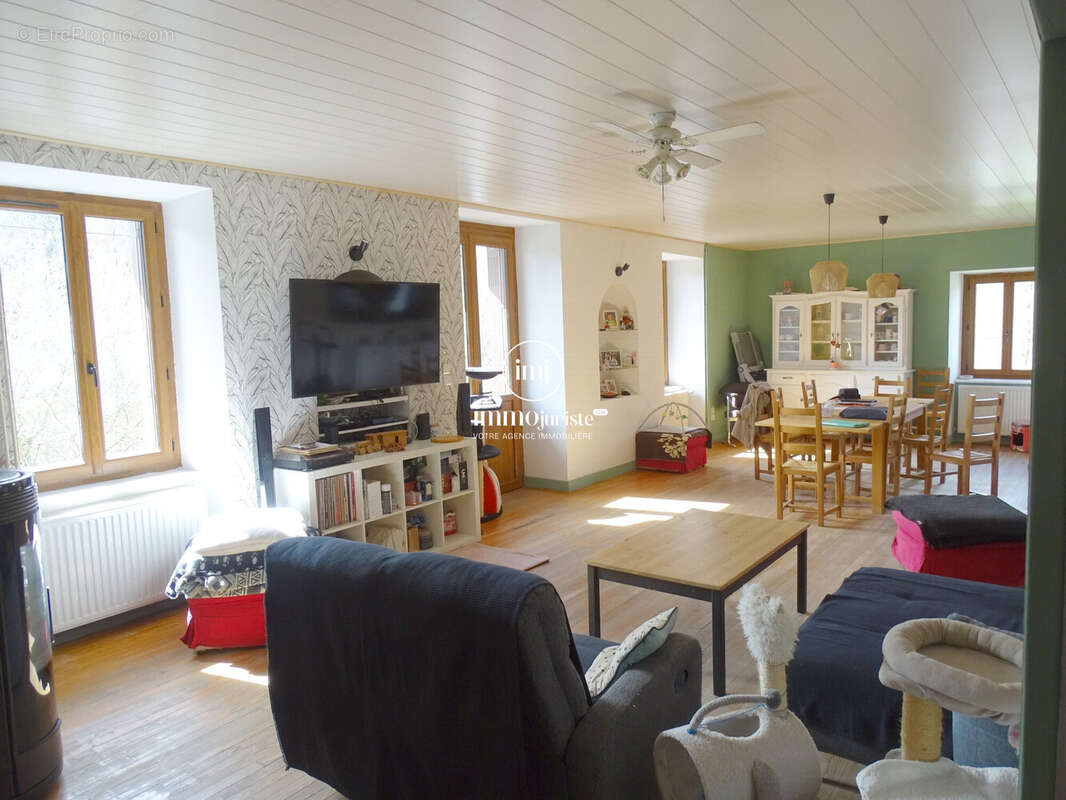 Maison 240 m² à Saint-Junien  - photo 2