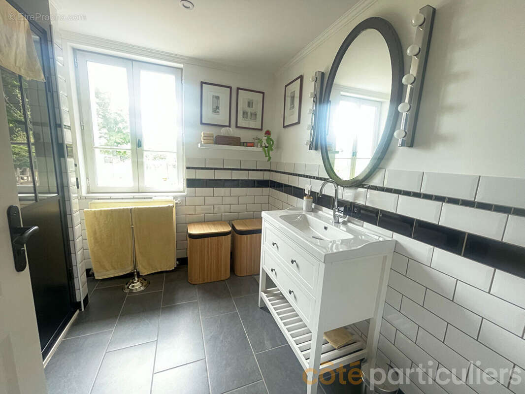 Maison à LE CHATELET