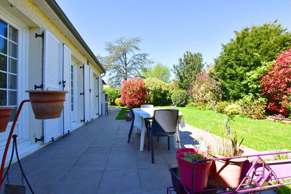 Maison à LES ESSARTS-LE-ROI