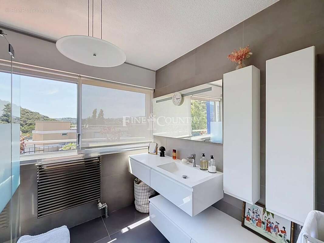 Appartement à MANDELIEU-LA-NAPOULE