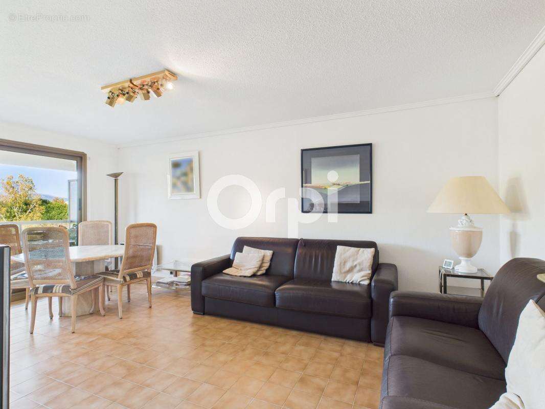 Appartement à MANDELIEU-LA-NAPOULE