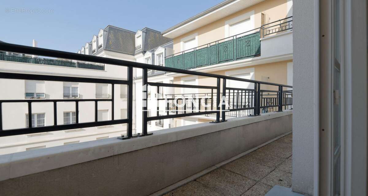 Appartement à CORBEIL-ESSONNES