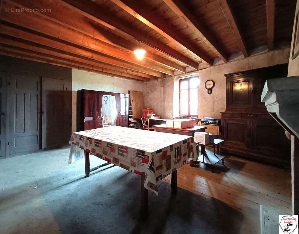 Maison à COLOMBIER-LE-VIEUX