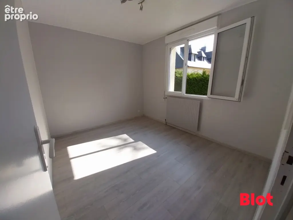 Maison 6 pièces 142 m² à vendre à Erbree (35500) - photo 3