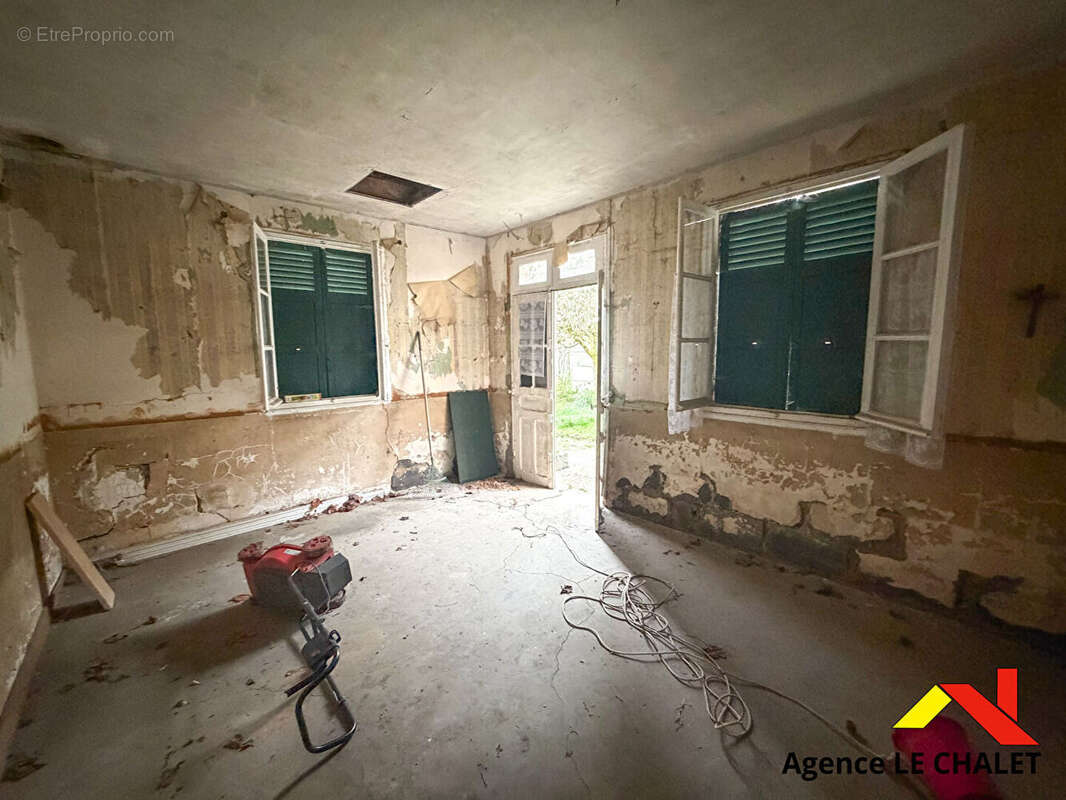 Maison à VILLENEUVE-LE-ROI