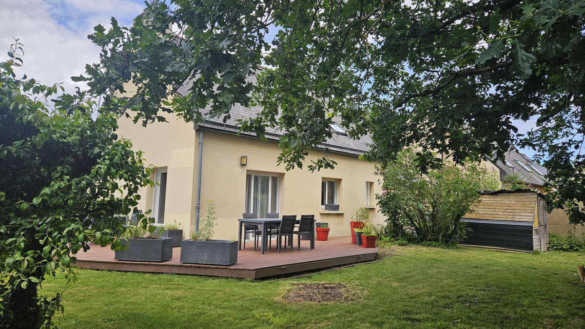 Maison à SAINT-ERBLON