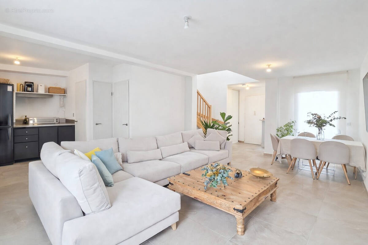 Maison à CHENS-SUR-LEMAN